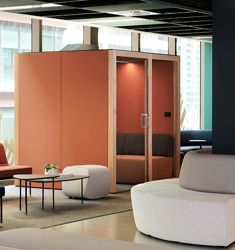 VERSE 2 meeting room